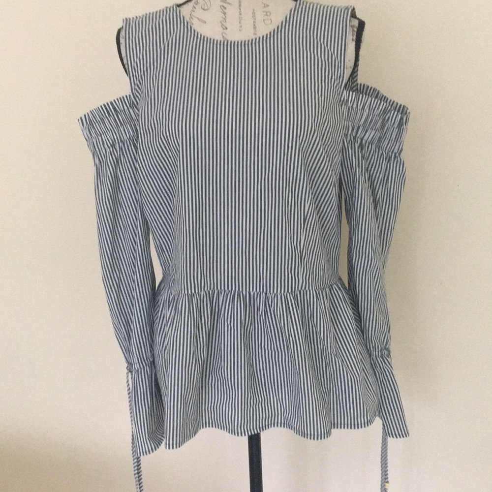 Michael Michael Kors cold shoulder blouse M